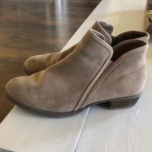Women’s booties